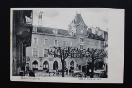 CPA  EVIAN - LES - BAINS. Place & Hôtel De Ville Non Circulée .. - Evian-les-Bains