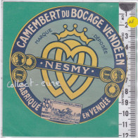 C1380  FROMAGE CAMEMBERT BOCAGE VENDEEN NESMY VENDEE 35 % - Quesos