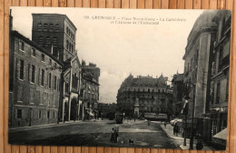 38 Grenoble - Place Notre Dame - La Cathédrale Et L'Annexe De L'Université - P Gaude 133 Phot.-édit. Grenoble - Grenoble