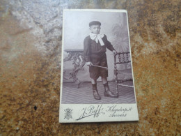 CDV  Carte Photo  Antique  /  Kabinetfoto  /  CDV Photo Card { 6,3 Cm X 10,3 Cm } - Oud (voor 1900)