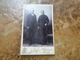 CDV  Carte Photo  Antique  /  Kabinetfoto  /  CDV Photo Card { 6,3 Cm X 10,3 Cm } - Oud (voor 1900)