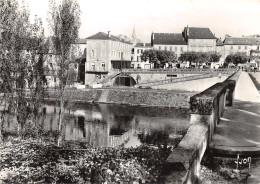 24-LA BUGUE SUR VEZERE-N°405-D/0367 - Andere & Zonder Classificatie