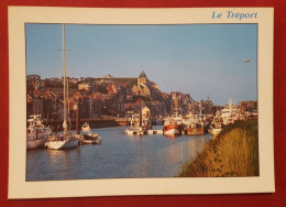 CPM -  Le Treport -(Seine Maritime ) Bateaux De Pêche - Le Nouveau Bassin - L'église Saint Jacques - Le Treport
