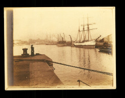 Photo Ancienne 76 Seine Maritime Le Havre Bassin De La Barre Avec Voilier ( Format 9cm X 12cm ) - Lieux