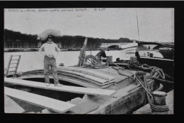 CPA Les Berges De La Seine - Bateau à Plâtre Quai De La Tournelle  Non Circulée .. - La Seine Et Ses Bords