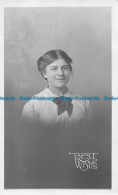 R150397 Greetings. Best Wishes. Woman Portrait. De Freyne - World