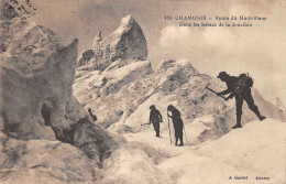74-CHAMONIX-ROUTE DU MONT BLANC-N°422-G/0241 - Chamonix-Mont-Blanc