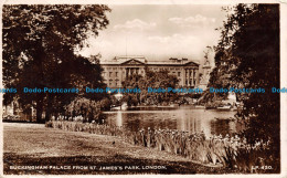 R151404 Buckingham Palace From St James Park. London. Lansdowne. RP - Autres & Non Classés