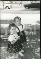 1966 CHILDREN ENFANTS  INTERLAKEN  REAL ORIGINAL AMATEUR PHOTO FOTO SUISSE SWITZERLAND SCHWEIZ CF - Lieux