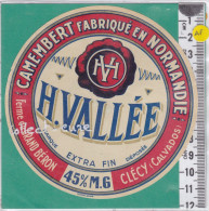 C1387  FROMAGE CAMEMBERT VALLEE GRAND BERON CLECY  CALVADOS 45 % - Quesos