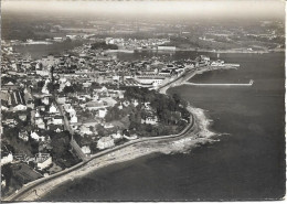 CPSM. 29 CONCARNEAU. VUE AERIENNE. LA CORNICHE ET LA PLAGE DES DAMES. - Concarneau