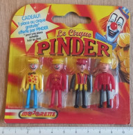 Rare - 4 Figurines Différentes Majorette Du Cirque Pinder : 2 Clowns, Monsieur Loyal Et Un Dresseur Neuf, Jamais Ouvert - Figuren