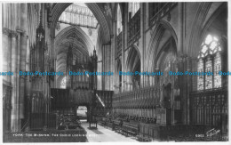 R151497 York. The Minster The Choir Looking West. Walter Scott. No 6902. RP - Monde