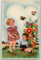 39786821 - Kinder Pfluecken Blumen - Butterflies