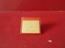 PIN'S " BINGO ". - Jeux