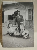 Italy Photo Italia Foto Vespa Scooter With Olimpic Games Symbol.  Roma 1961. 105x75 Mm - Europe