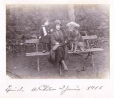 2 Photos Originales " VOSGES 88 - EPINAL Au Château Chien Coiffé D'un Chapeau "  Et " EPINAL 1916 " _PHOT113a Et B - Anonymous Persons