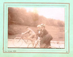 2 PHOTOS ORIGINALES " Cyclistes En Mai 1898 " Et " Cavalier En Mai 1898 " (2096)_PHOT115A&B - Oud (voor 1900)