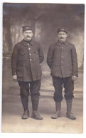 CPA CARTE PHOTO " 2 MILITAIRES SOLDATS DU 175ÈME RI RÉGIMENT D'INFANTERIE " (1426) _CPM75 - Regimientos