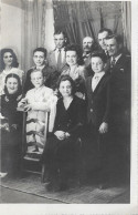 Photo 13 X 9  Originale - Souvenir De La 1ère Communion Le 23 Mai 1938, Garçon Accompagné De Sa Famille - Anonymous Persons