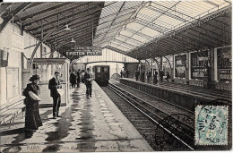 PARIS - Le Chemin De Fer Métropolitain , Gare De Suffren - Stations, Underground