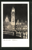 AK Saarbrücken, Rathaus In Der Nacht  - Saarbrücken