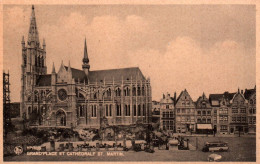 Ypres - Grand'Place Et Cathédrale St. Martin - Ieper