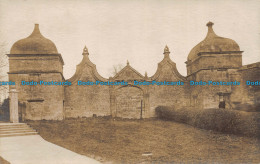R151831 Old Postcard. Wall With Towers - Monde
