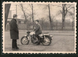 Fotografie Motorrad AWO, Junger Bursche Auf Krad Sitzend  - Automobiles