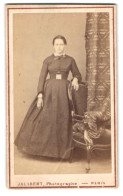 Photo Jalabert, Paris, 67 Boulevart St. Martin, Portrait De Junge Frau Josefin Im Dunklen Kleid Avec Schleife  - Anonymous Persons