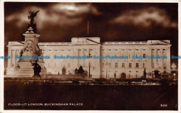 R151236 Floodlit London. Buckingham Palace. By Night. No 500. RP - Autres & Non Classés