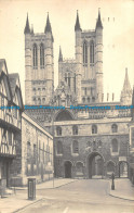 R152636 Old Postcard. Street View. Cathedral. 1945 - Monde