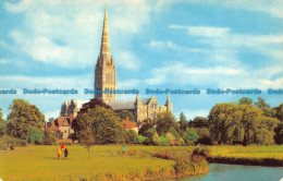 R153325 The Cathedral. Salisbury - Monde