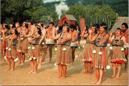 29-5-2024 (6 Z 26) New Zealand (posted To Australia 1986) Maori Action Song - New Zealand