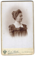 Fotografie Friedrich Schiller, Wien, Mariahilferstrasse 107, Junge Dame Mit Duttfrisur Und Halskette  - Anonymous Persons