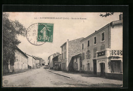 CPA St-Symphorien-de-Lay, Route De Roanne  - Roanne