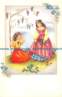 R153974 Old Postcard. Two Girls - Monde