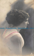 R152775 Old Postcard. Woman. The Carlton. 1912 - Monde