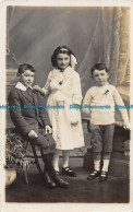 R152845 Old Postcard. Three Kids - World