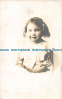 R152873 Old Postcard. Little Girl - Monde