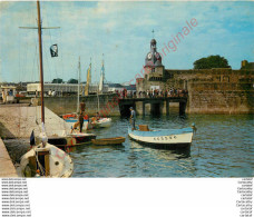 29.  CONCARNEAU . Le Beffroi Et Les Remparts . - Concarneau