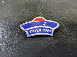 C Pins Pin's Marine Nationale Toulon Beret Ponpon Ancre Insigne Militaire Badge Taille : 26 * 12 Mm Tres Bon Etat Envois - Militares