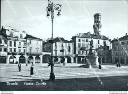 Cc229 Cartolina Vercelli Citta' Piazza Cavour Panorama - Vercelli