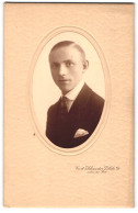 Fotografie Curt Schroeder, Döbeln I. S., Junger Herr Im Anzug Mit Krawatte  - Anonymous Persons