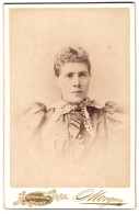 Photo Morgan, Aberdeen, 393, Union Street, Junge Dame Mit Zurückgebundenem Haar  - Anonymous Persons