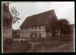 Fotografie Brück & Sohn Meissen, Ansicht Seeligstadt, Gasthof Mit Personal Am Eingang  - Lieux