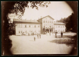 Fotografie Brück & Sohn Meissen, Ansicht Bad Elster, Kurplatz Mit Hauptbadehaus In Der Totalen  - Places