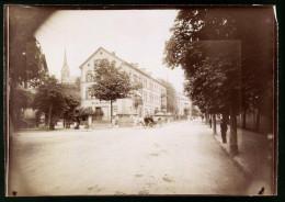 Fotografie Brück & Sohn Meissen, Ansicht Bad Elster, Strasse Am Bad, Kirchturm Im Hintergrund  - Lieux