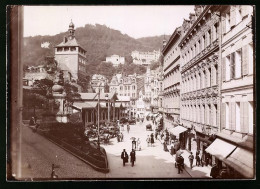 Fotografie Brück & Sohn Meissen, Ansicht Karlsbad, Strassenansichht Mit Ladengeschäften  - Places