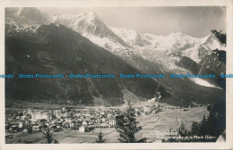 R152236 Chamonix. Vue Generale Et Le Mont Blanc. Gay Couttet. RP - Monde